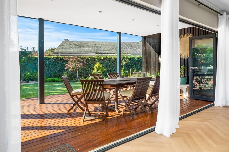 Patio, Garden, Dining area, Garden view