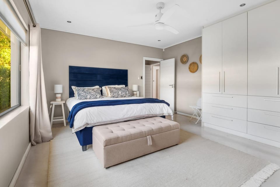 Bed, Bedroom, Family, wardrobe