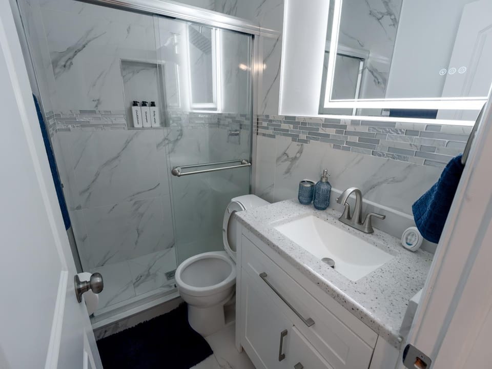 Sunrise Hideaway Apartment in Lauderhill