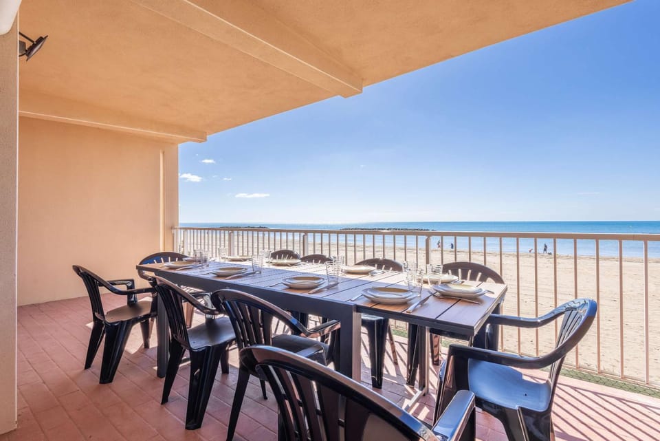 Maison Espadon Beachfront Villa Sand at Your Doorstep Villa in Occitanie