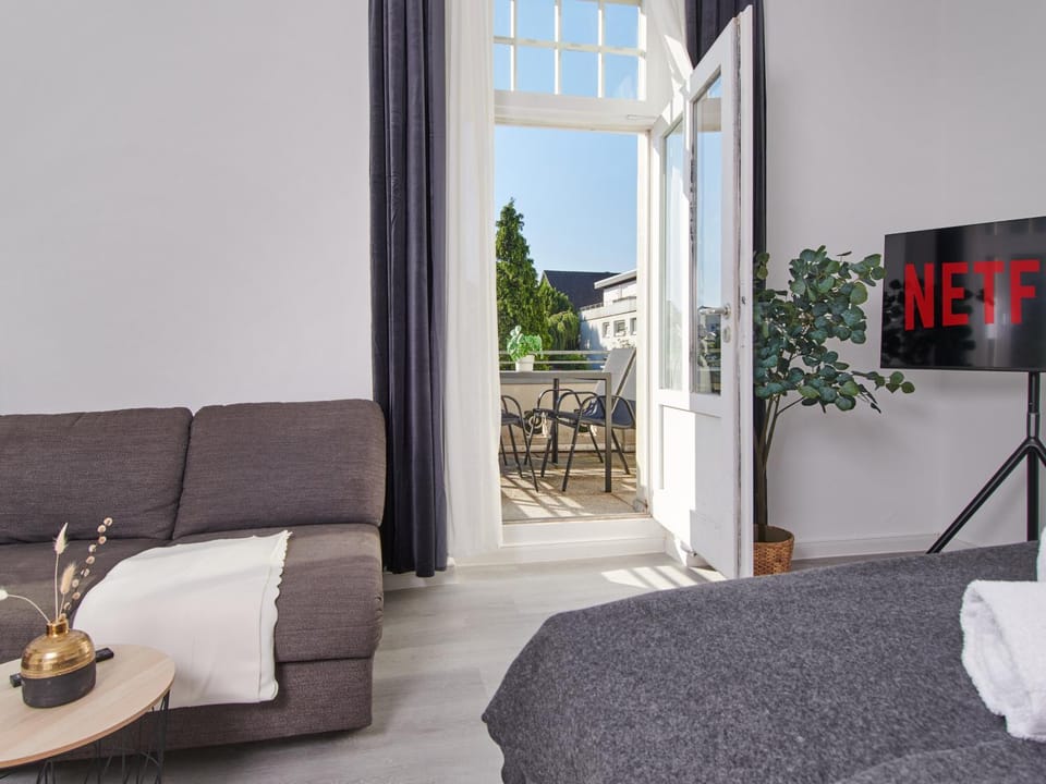 TV and multimedia, View (from property/room), Balcony/Terrace, Living room