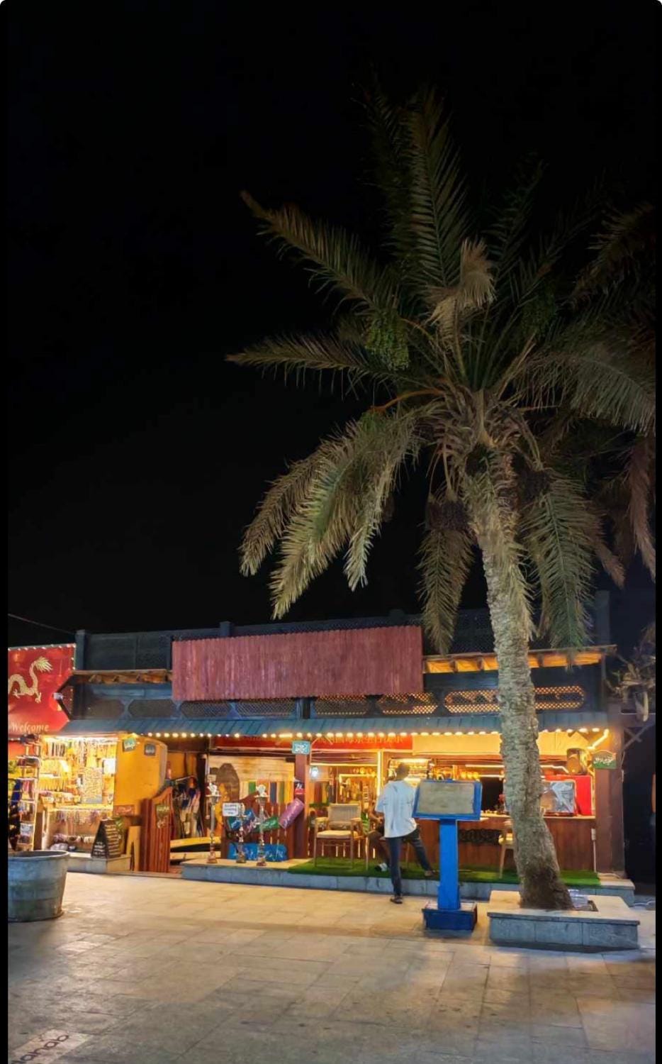 Restaurant/places to eat, Beach