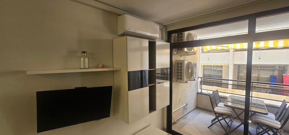 Valdes Center 313A, near beach, full Aircon Apartment in Los Cristianos