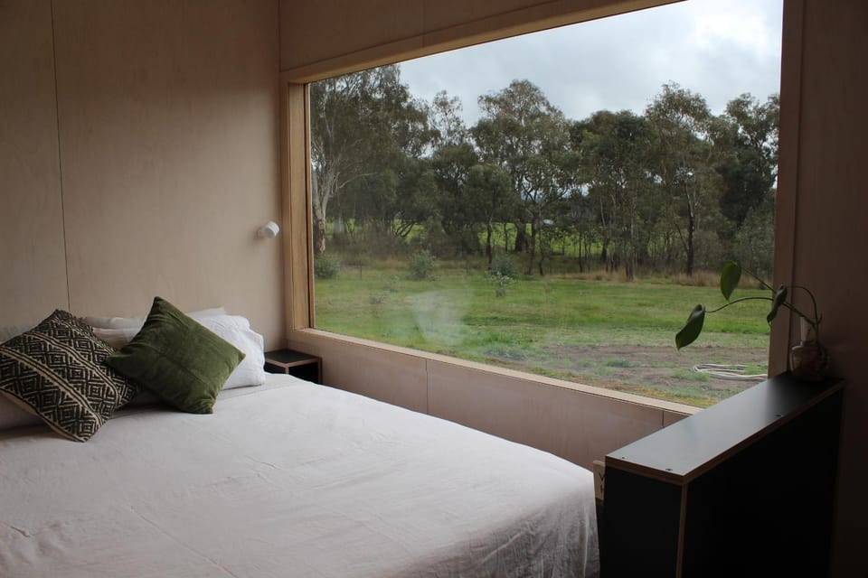 Farm Stay Wooragee Apartment in Beechworth