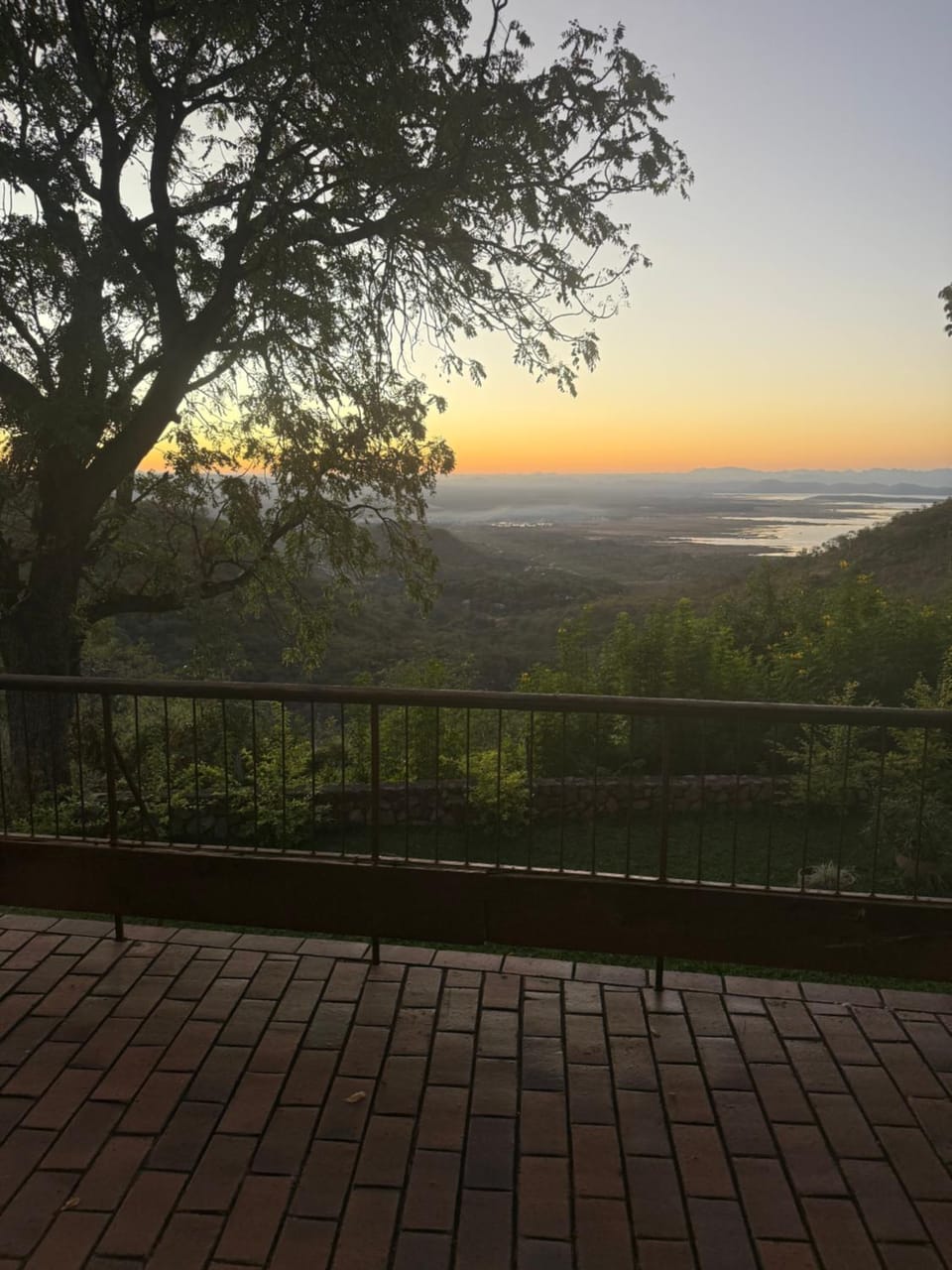 Sunrise and sunsets lodge previously known as leopard lodge House in Zimbabwe