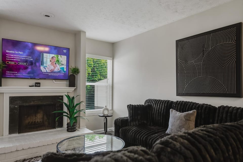 Midnight Serenity SPACIOUS LUX 1BR POOL NEAR THE BATTERY Apartment in Vinings