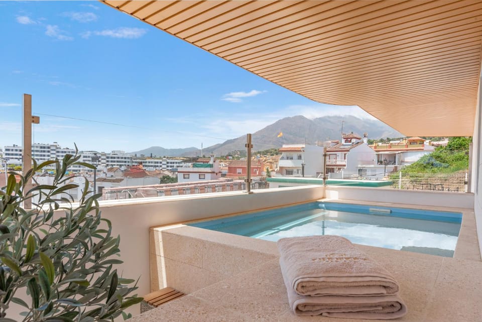 Balcony/Terrace, Mountain view, Swimming pool