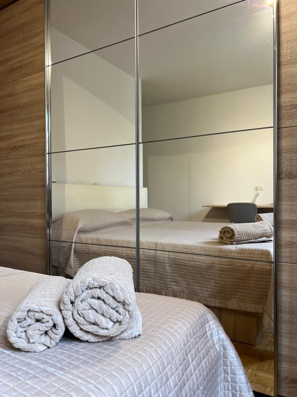 Bed, Photo of the whole room