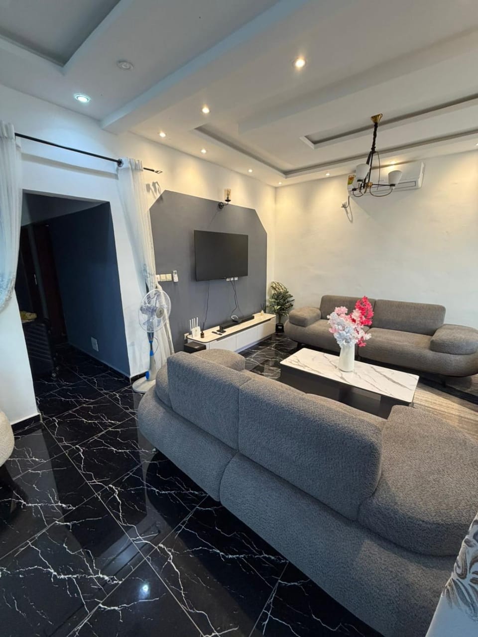 Palace M&E Apartment in Douala