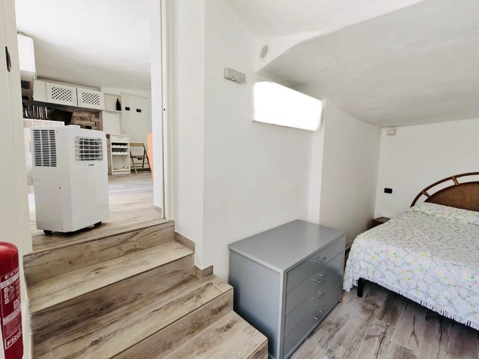 Photo of the whole room, air conditioner