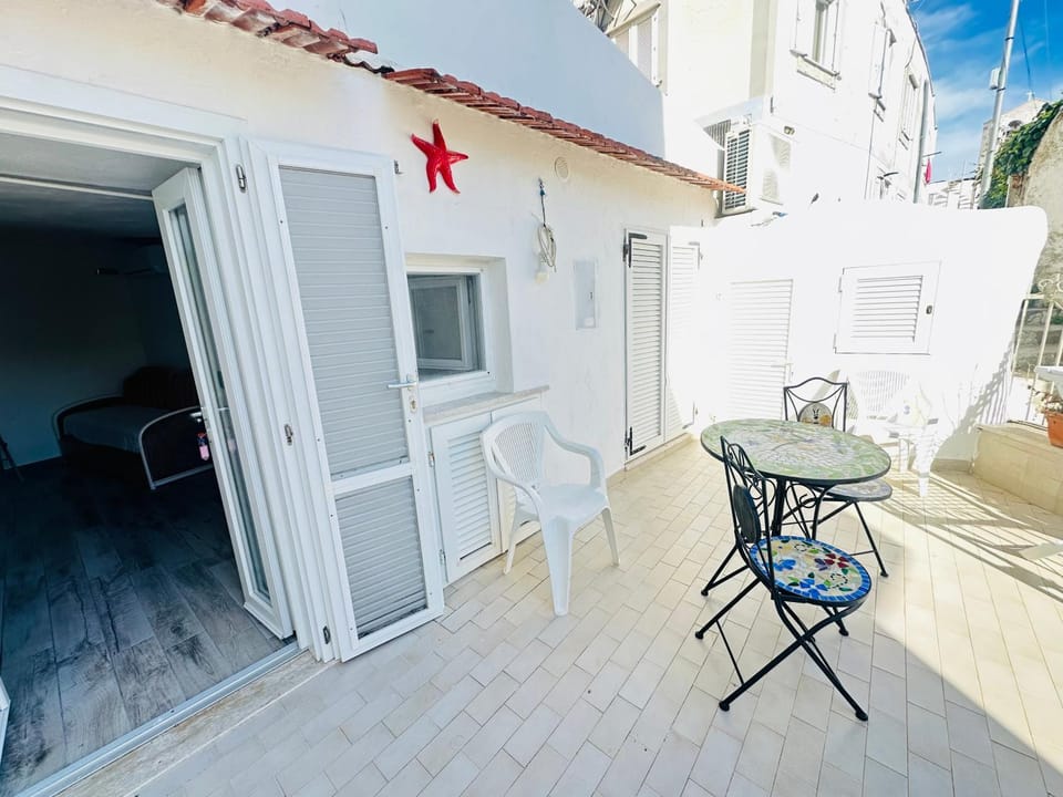 Property building, Balcony/Terrace