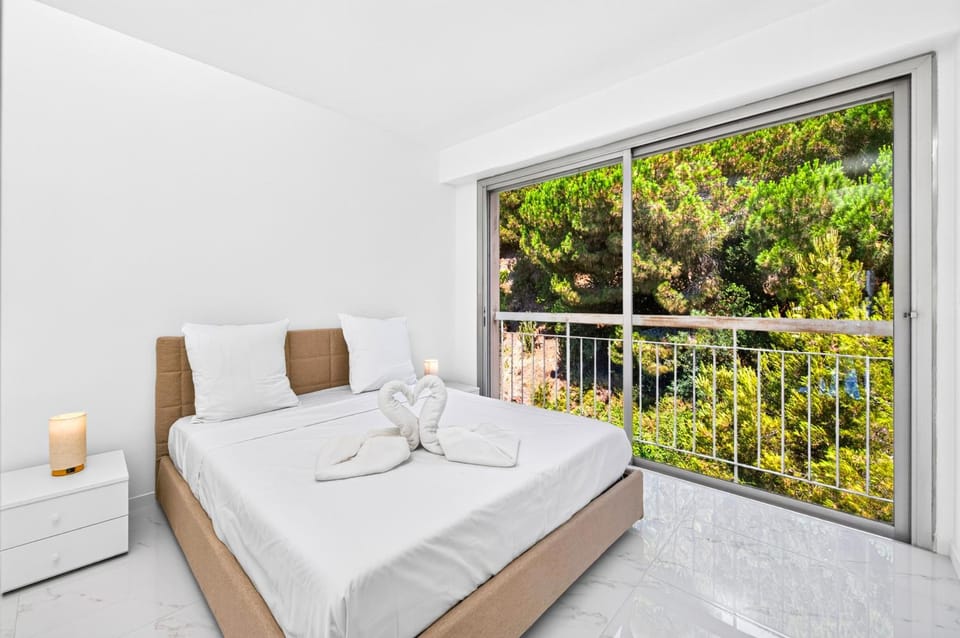 Terrasse vue mer exceptionnelle calme et confort Apartment in Menton
