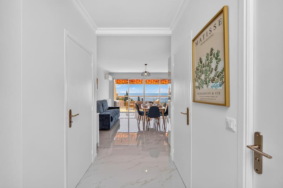Terrasse vue mer exceptionnelle calme et confort Apartment in Menton