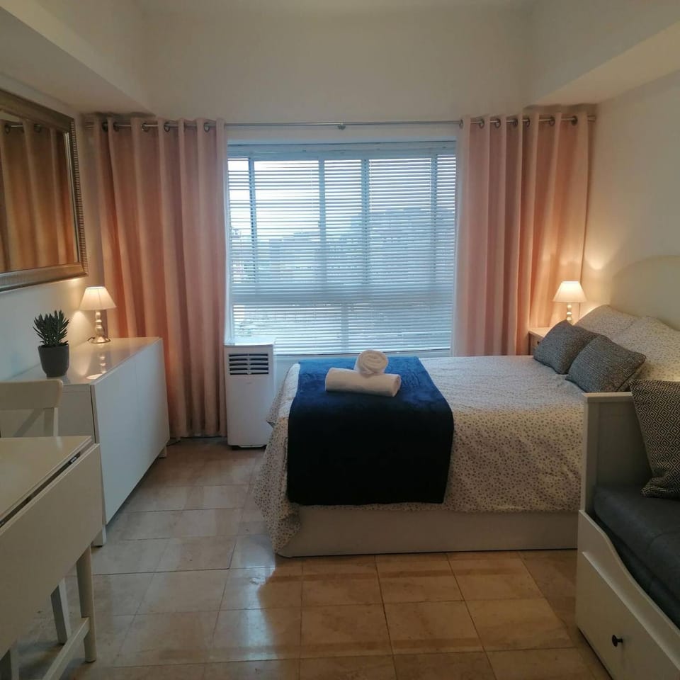 Charming Studio Apartment with Pool Access in Central Gibraltar Apartment in Gibraltar