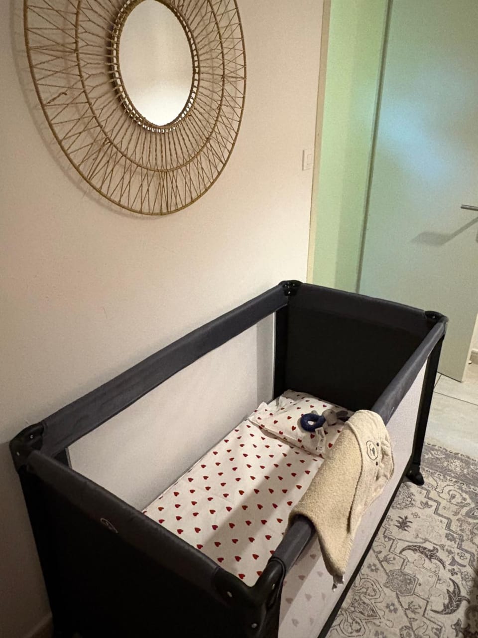 Bedroom, cot