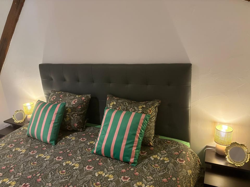 Bed, Bedroom