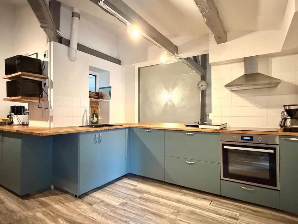 Workers and Family Home 7 Private Bedrooms Sleeps 16 Central Gothenburg Apartment in Gothenburg