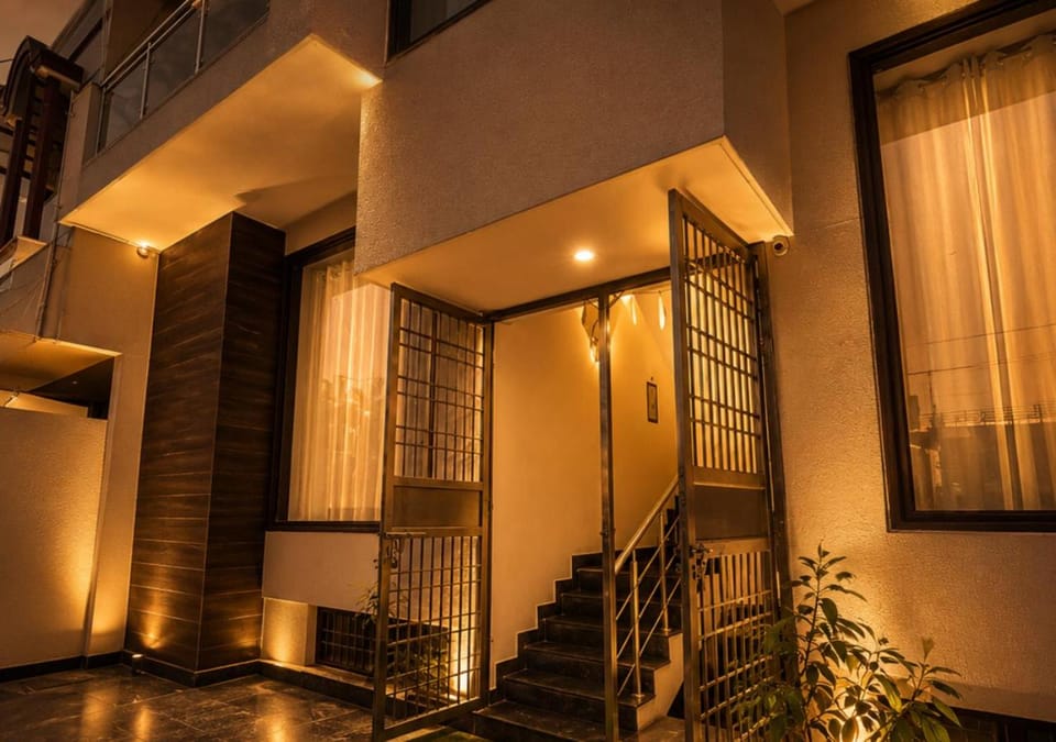 Property building, Facade/entrance