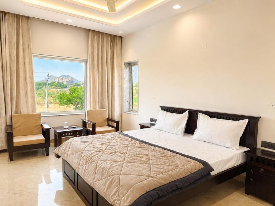 Bedroom, Garden view, Pool view