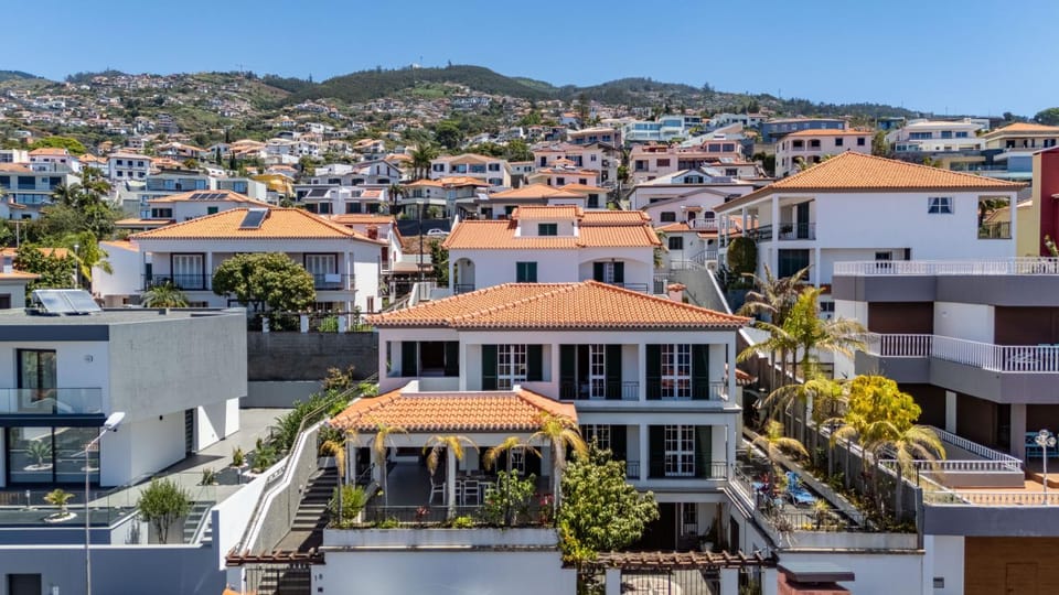 Villa Palmeiras by YOUR KEY MADEIRA House in Funchal