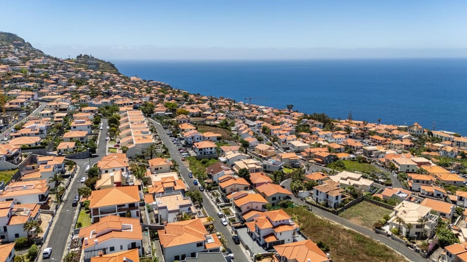 Villa Palmeiras by YOUR KEY MADEIRA House in Funchal