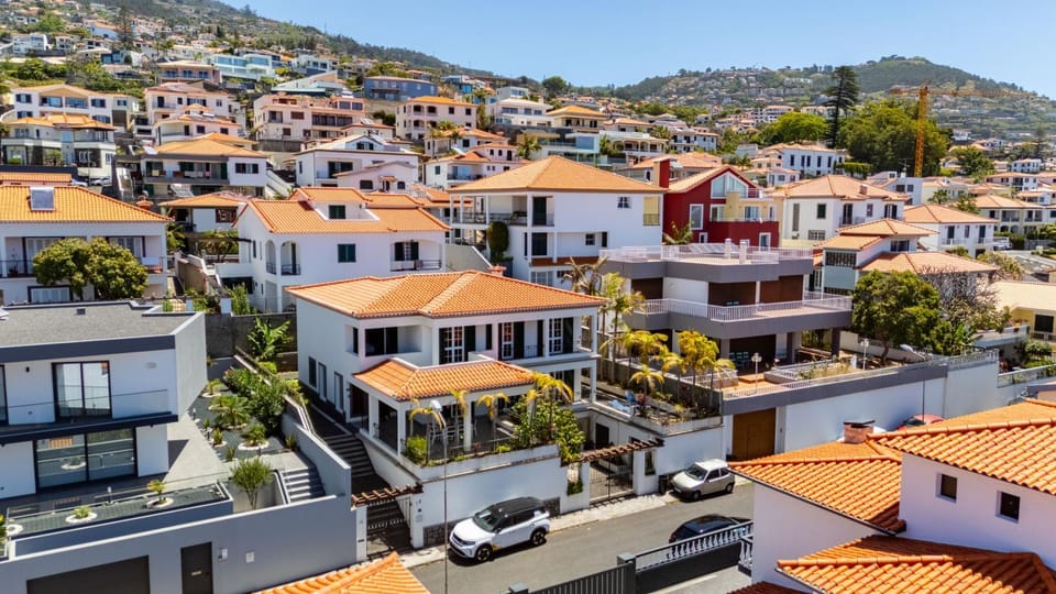 Villa Palmeiras by YOUR KEY MADEIRA House in Funchal