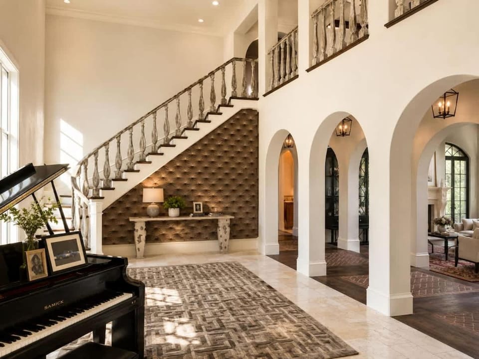 Grand Luxury Estate - 6BR & 8BA w Pool - 11K Sq Ft House in Dallas