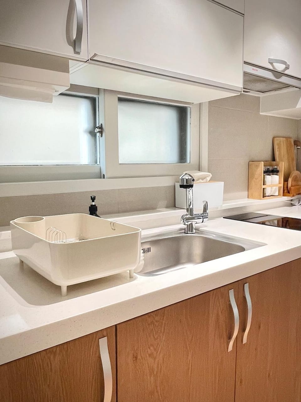 SOOM - 3min to Hongdae, New Renovated, Free Parking Apartment in Seoul