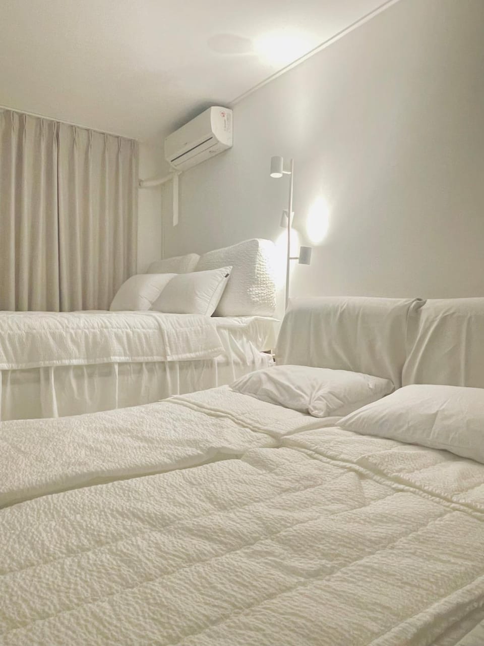 SOOM - 3min to Hongdae, New Renovated, Free Parking Apartment in Seoul