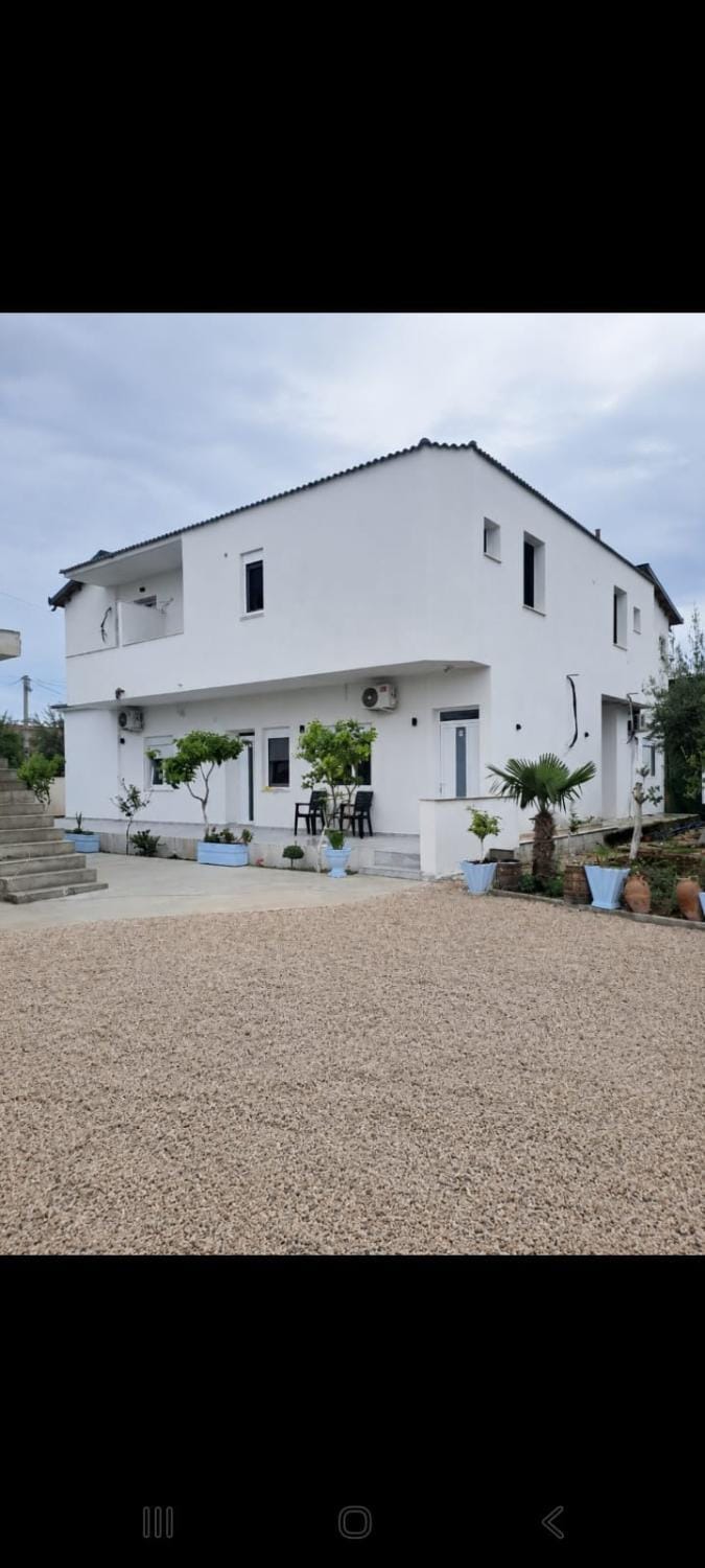 Villa Nino family Vila Bed and Breakfast in Vlorë