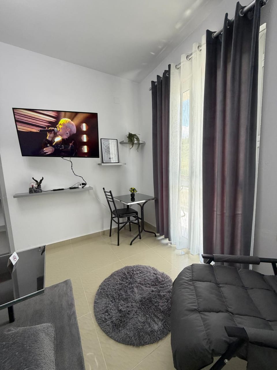 TV and multimedia, Living room, Seating area