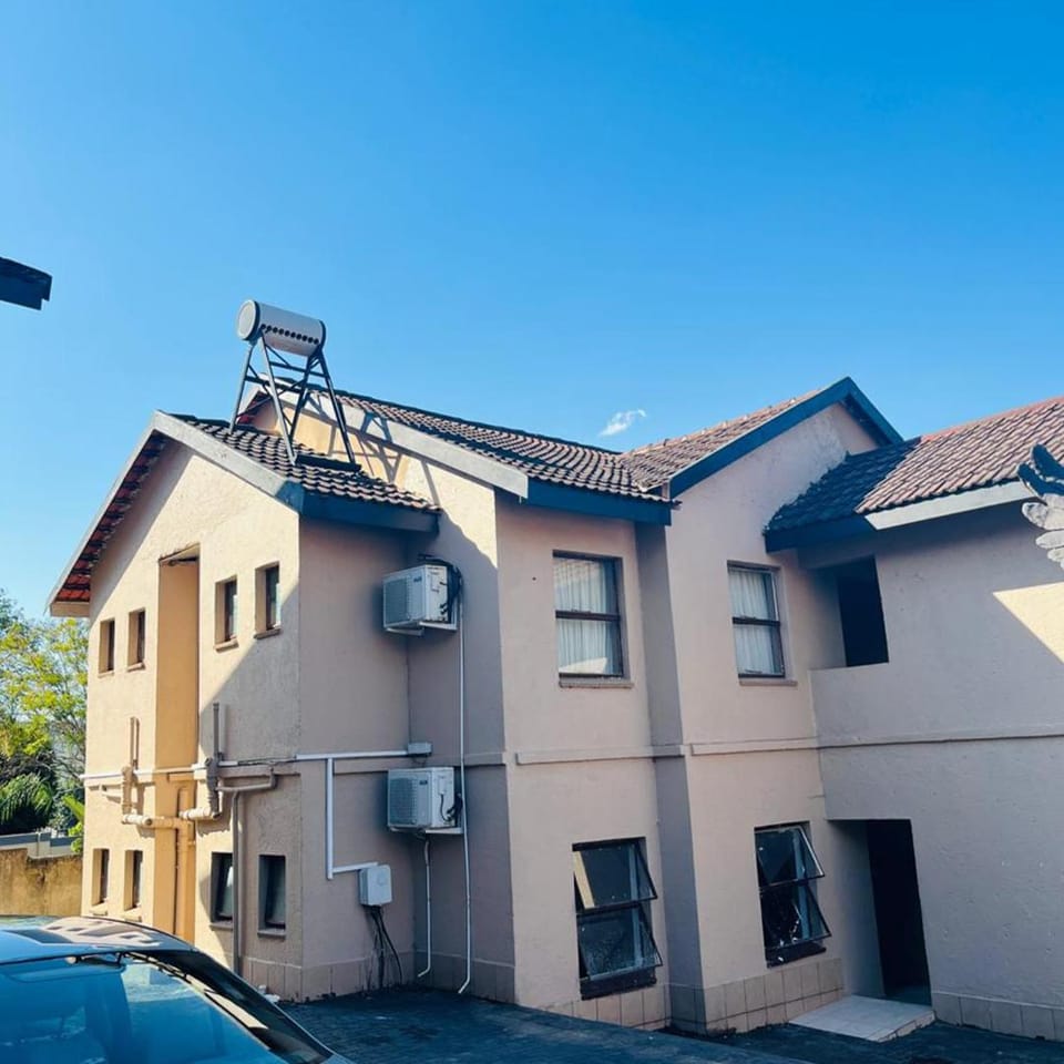 Mthunzi Lodge and Safari Bed and Breakfast in South Africa