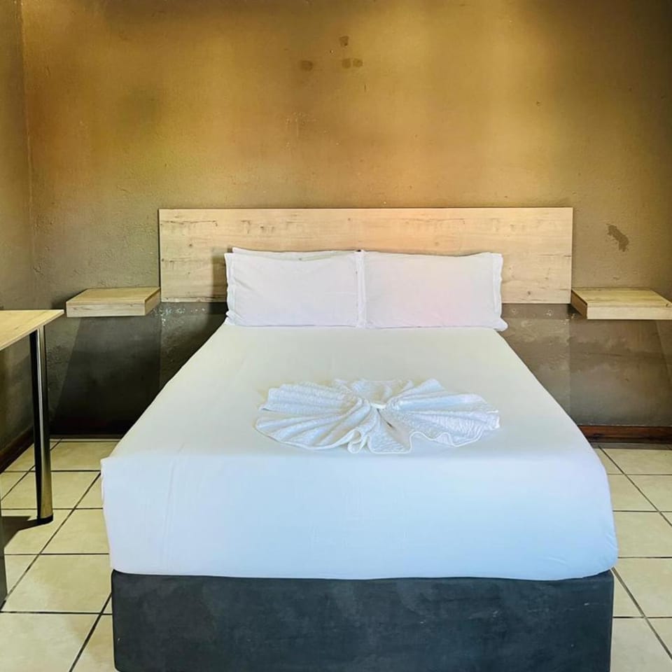 Mthunzi Lodge and Safari Bed and Breakfast in South Africa