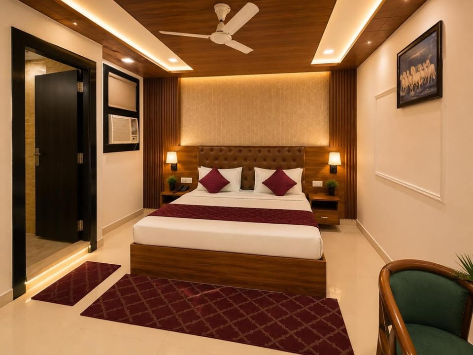 Property building, Bed, Photo of the whole room, Bedroom, fireplace, wardrobe, air conditioner