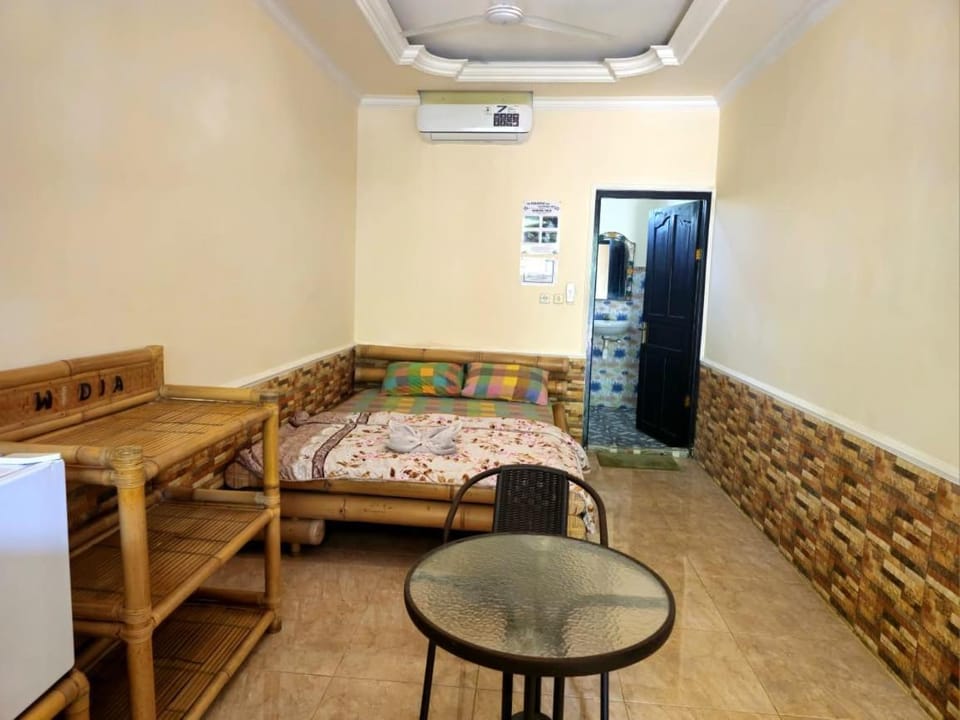 Property building, Restaurant/places to eat, Breakfast