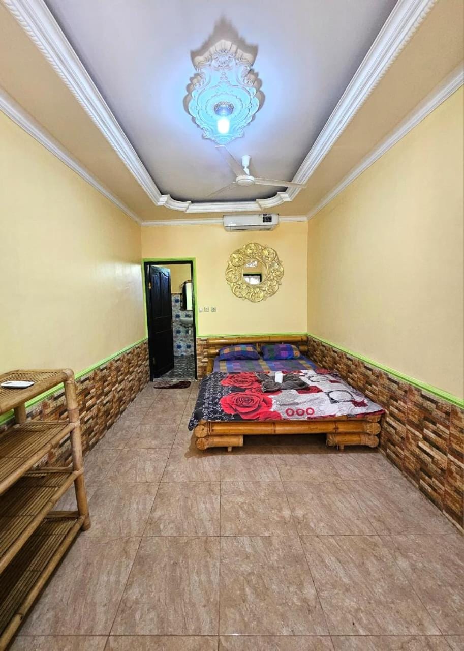 Property building, Restaurant/places to eat, Swimming pool