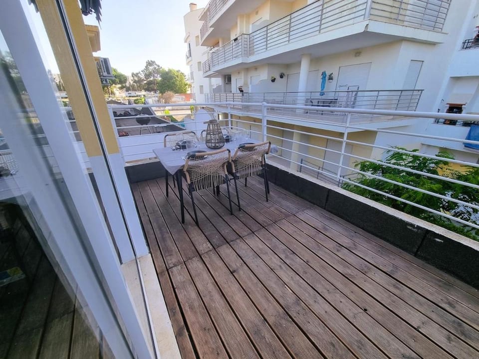 Relaxing 2 bed apartment near Falesia Beach Apartment in Olhos de Água