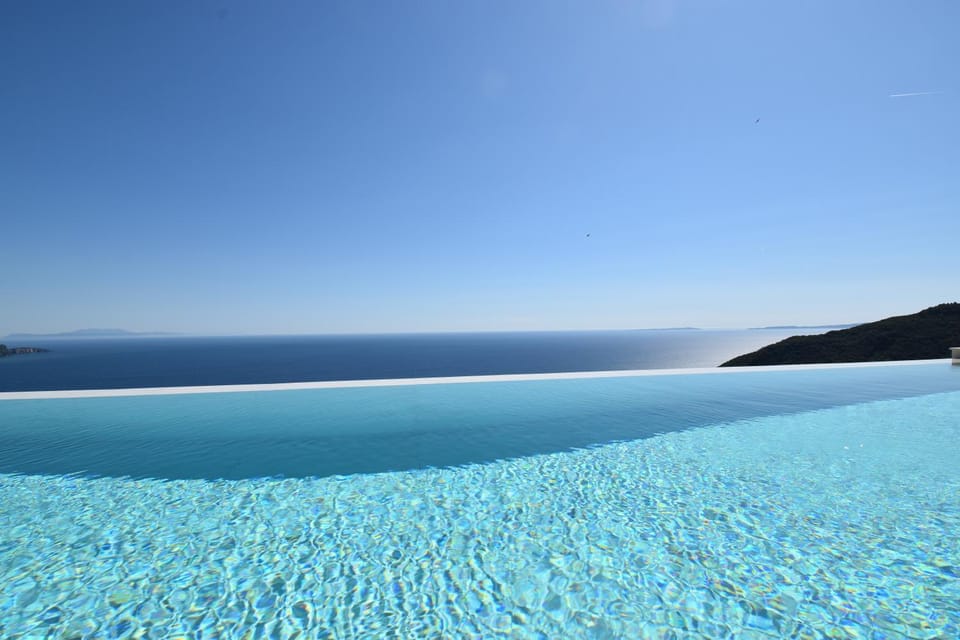 Day, Natural landscape, Mountain view, Pool view, Sea view, Swimming pool
