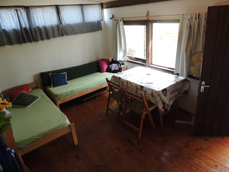 Bed, Living room