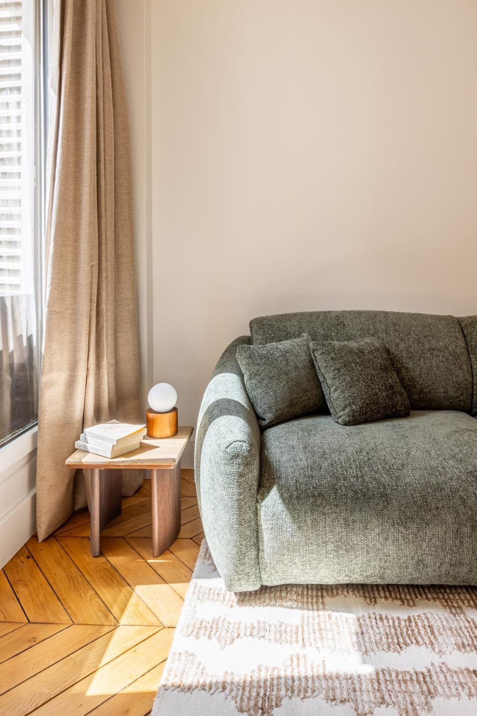 Appartement Design Rénové Parc Monceau Paris 8e Apartment in Paris