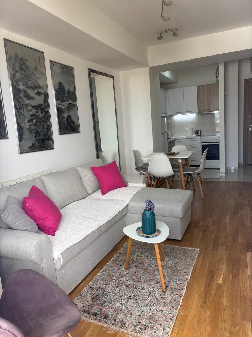 Kitchen or kitchenette, Living room, Seating area, Dining area