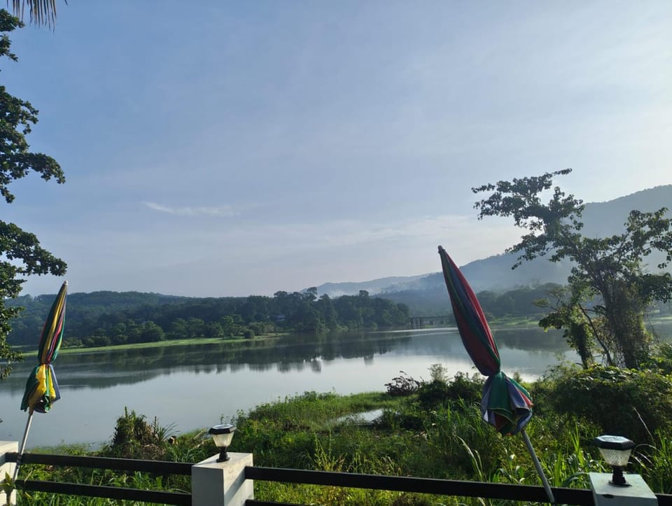 Nearby landmark, Day, Lake view, River view