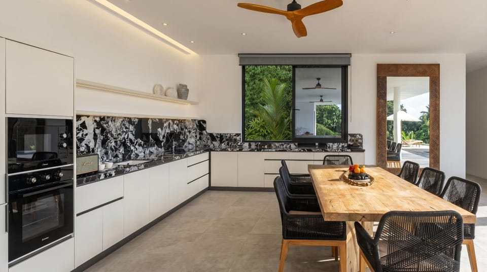 Kitchen or kitchenette, Dining area, microwave, oven, stove, kitchen
