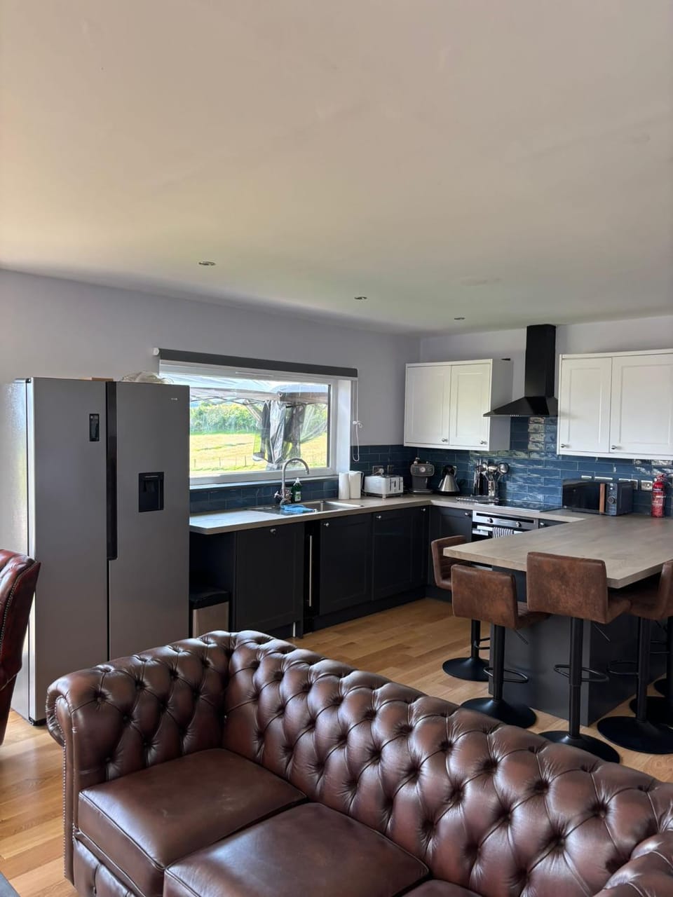 Elegant & Luxurious 4 BR Stunning Views Cottage with Hot Tub Apartment in Scotland