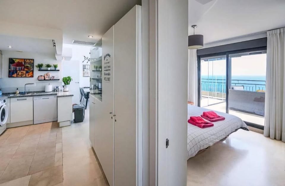 Calaceite Horizon - luxury seafront penthouse Apartment in Río de Torrox