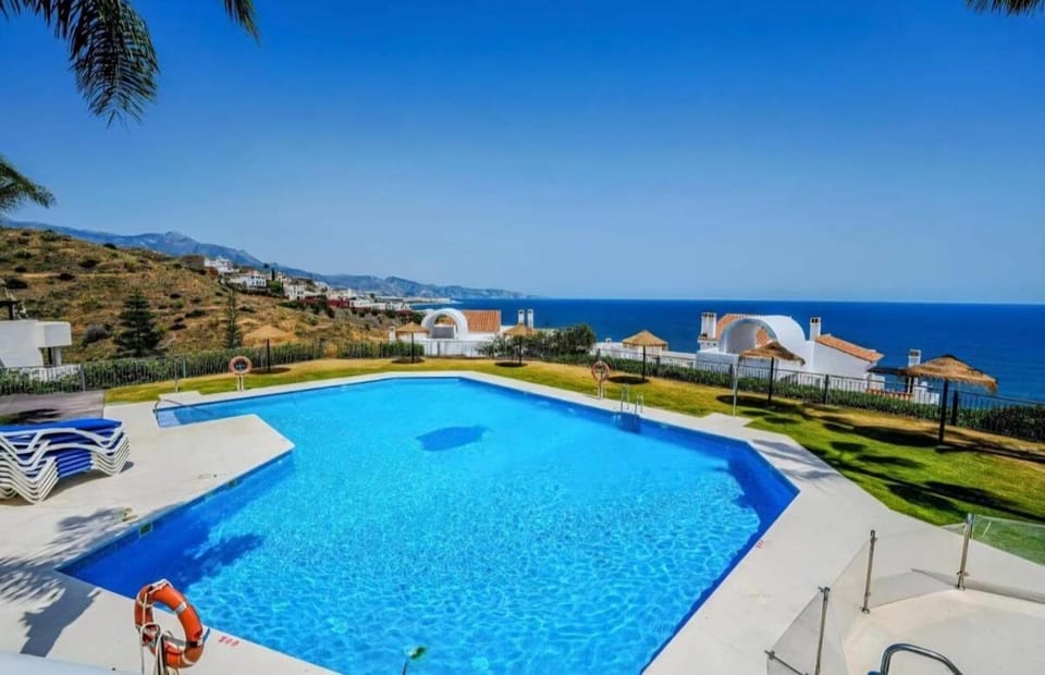 Calaceite Horizon - luxury seafront penthouse Apartment in Río de Torrox
