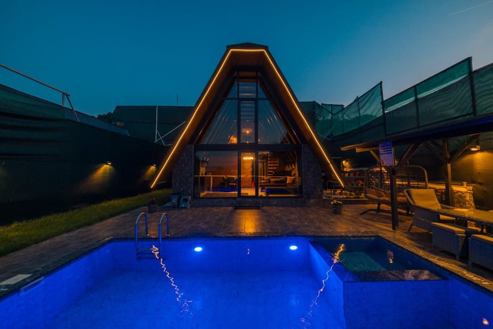 Gold Sunrise Bungalov Sapanca House in Turkey