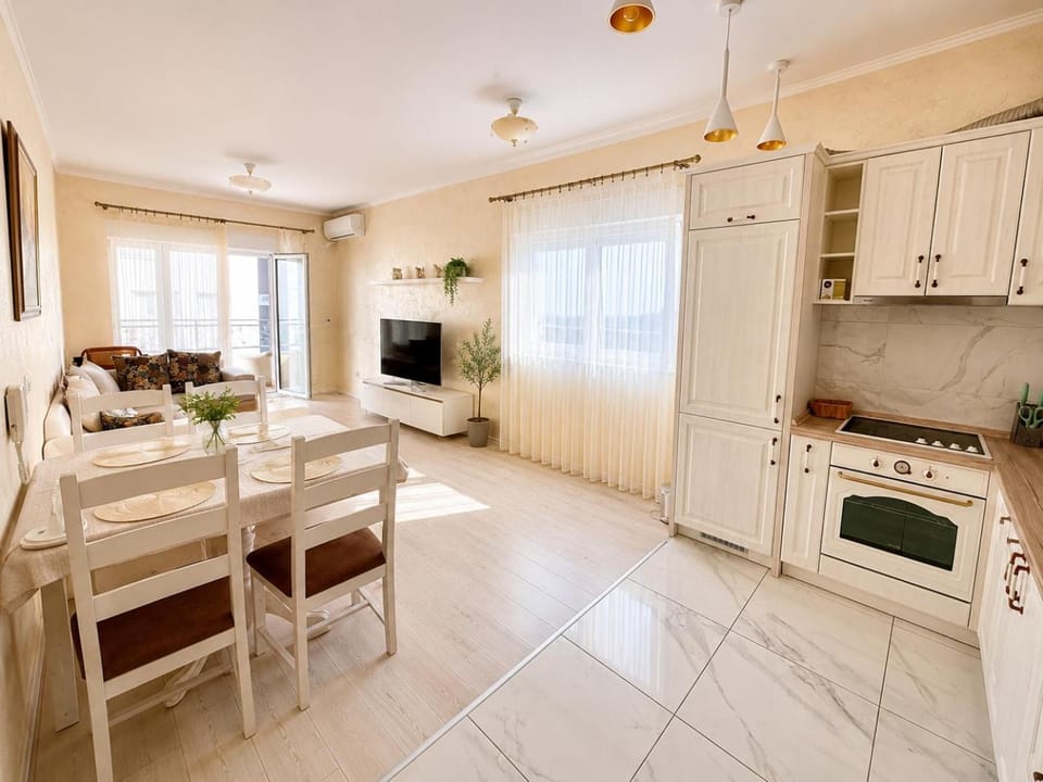 Seating area, kitchen