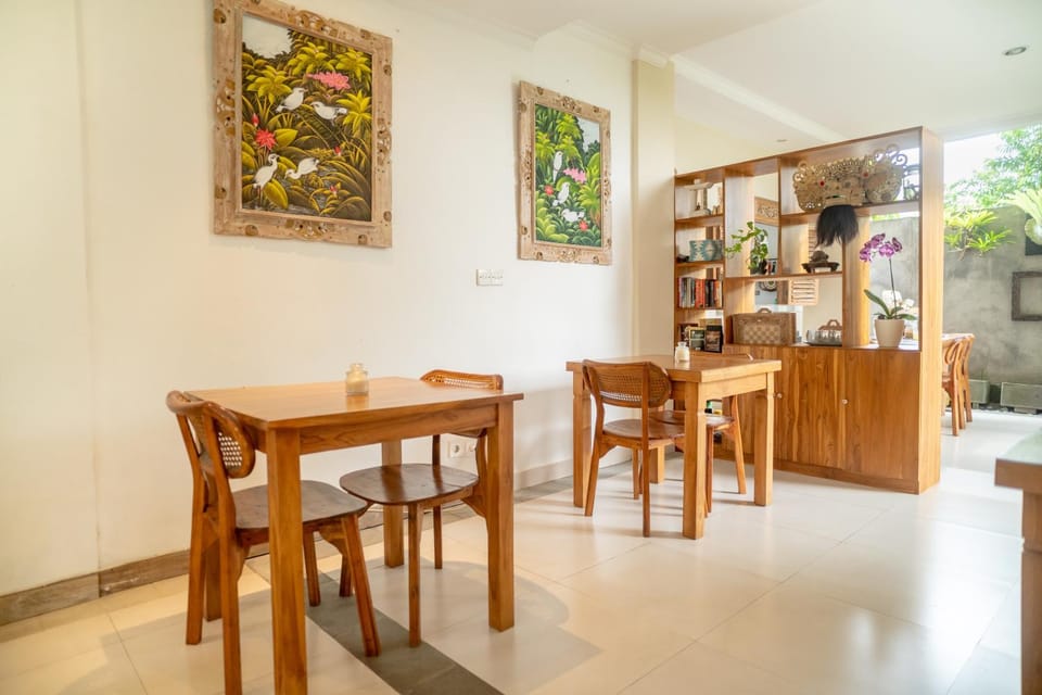 Property building, Restaurant/places to eat, Breakfast