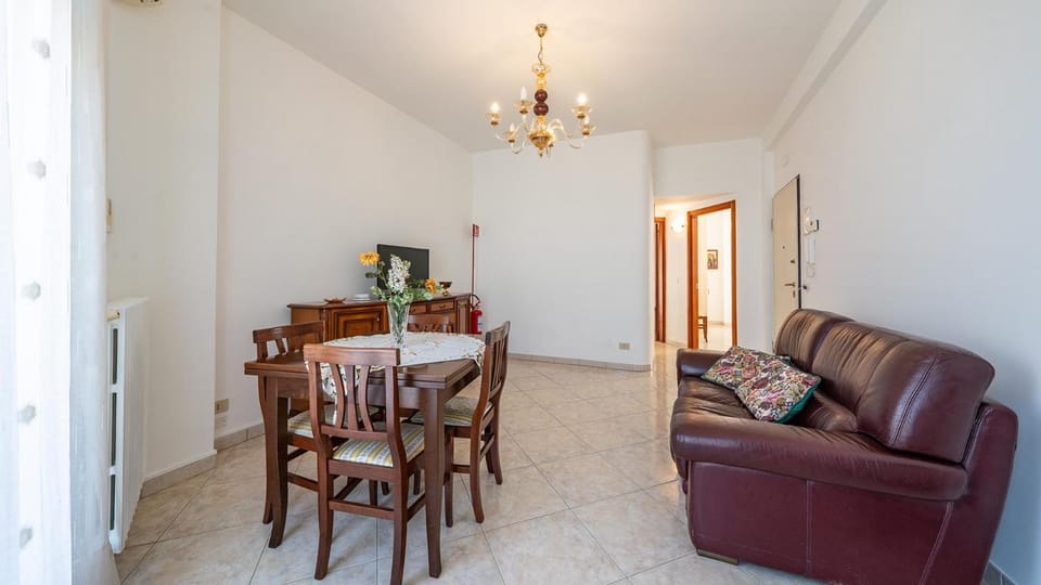 TV and multimedia, Living room, Dining area